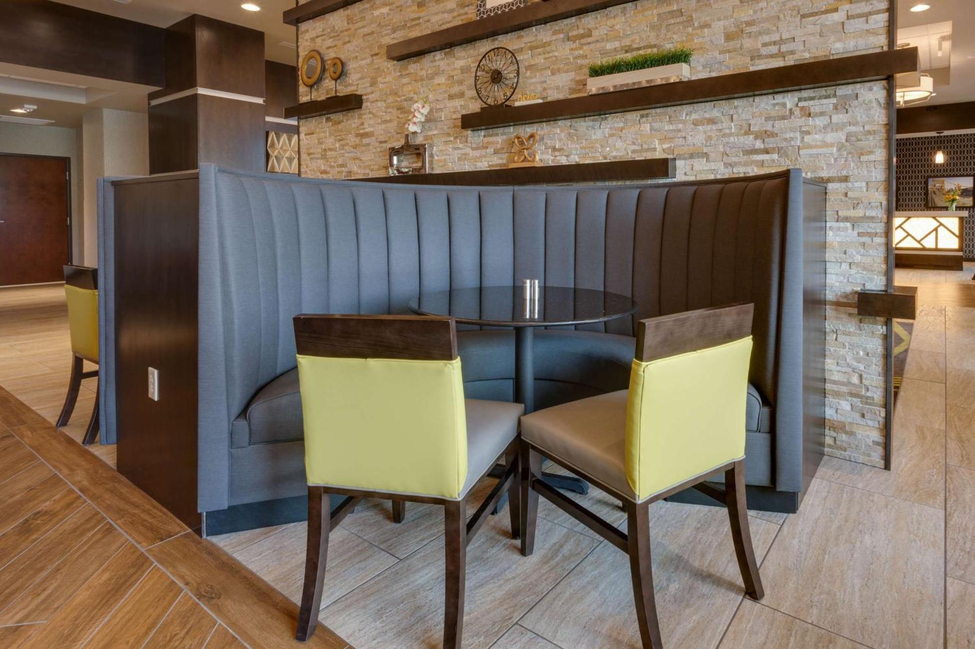 Drury Inn & Suites Pittsburgh Airport Settlers Ridge 외부 사진